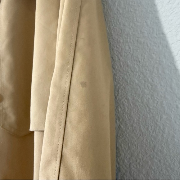 Misty Harbor Elegant Tan Trench Coat with Relaxed Fit - Picture 8 of 10